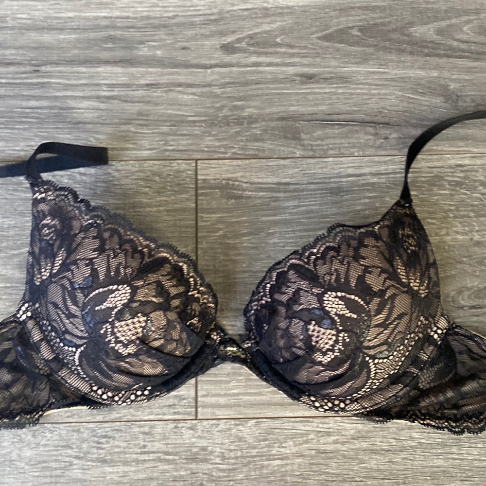 Victoria’s Secret black lace very sexy bra